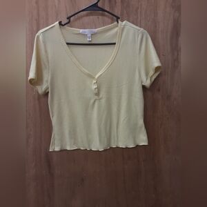 Planet Gold Yellow Scalloped Hem Button V-neck Crop Top. Size L.